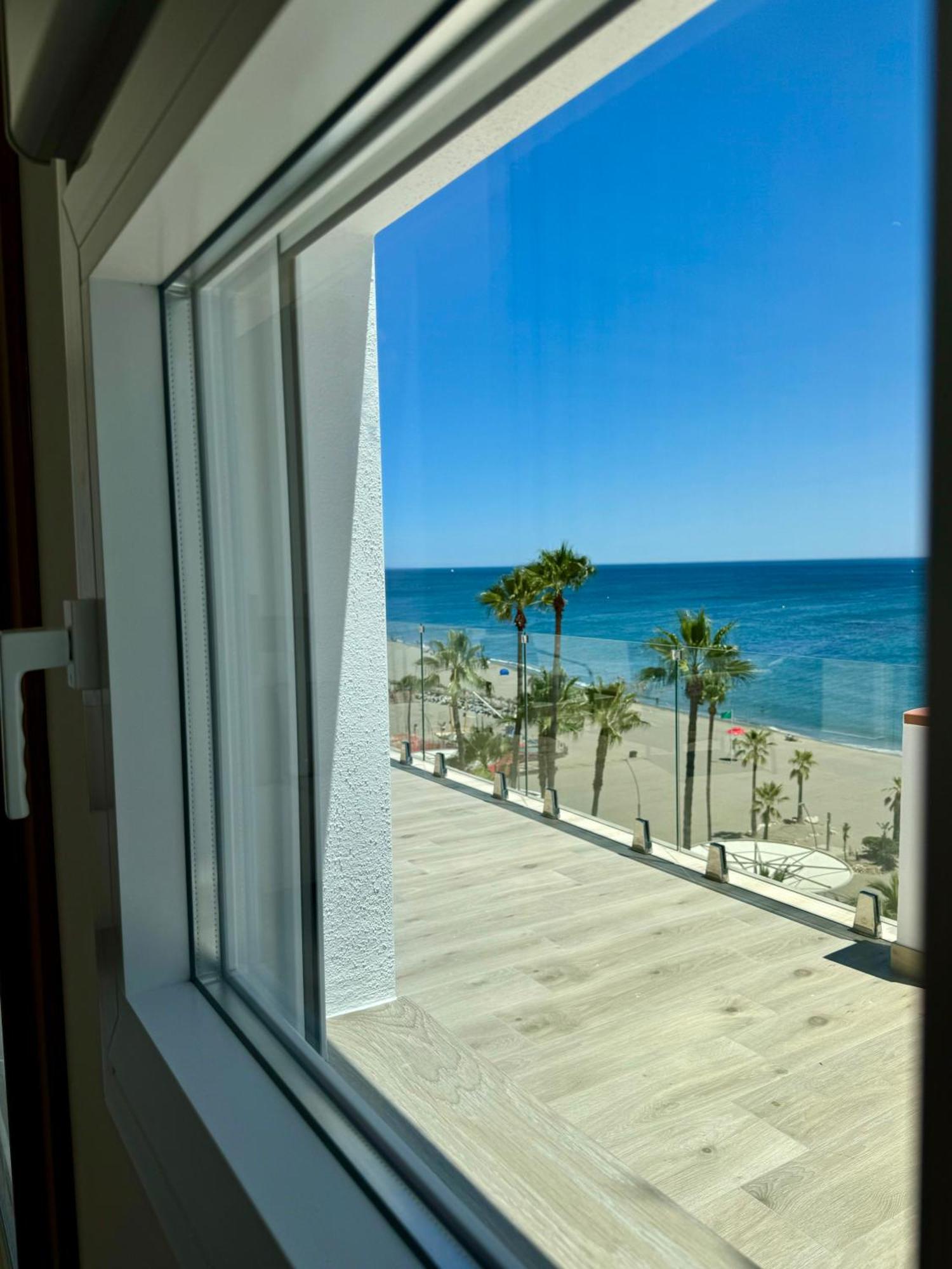 Sunnypalms - Beachfront Penthouse With Stunning Sea View Estepona Exteriér fotografie