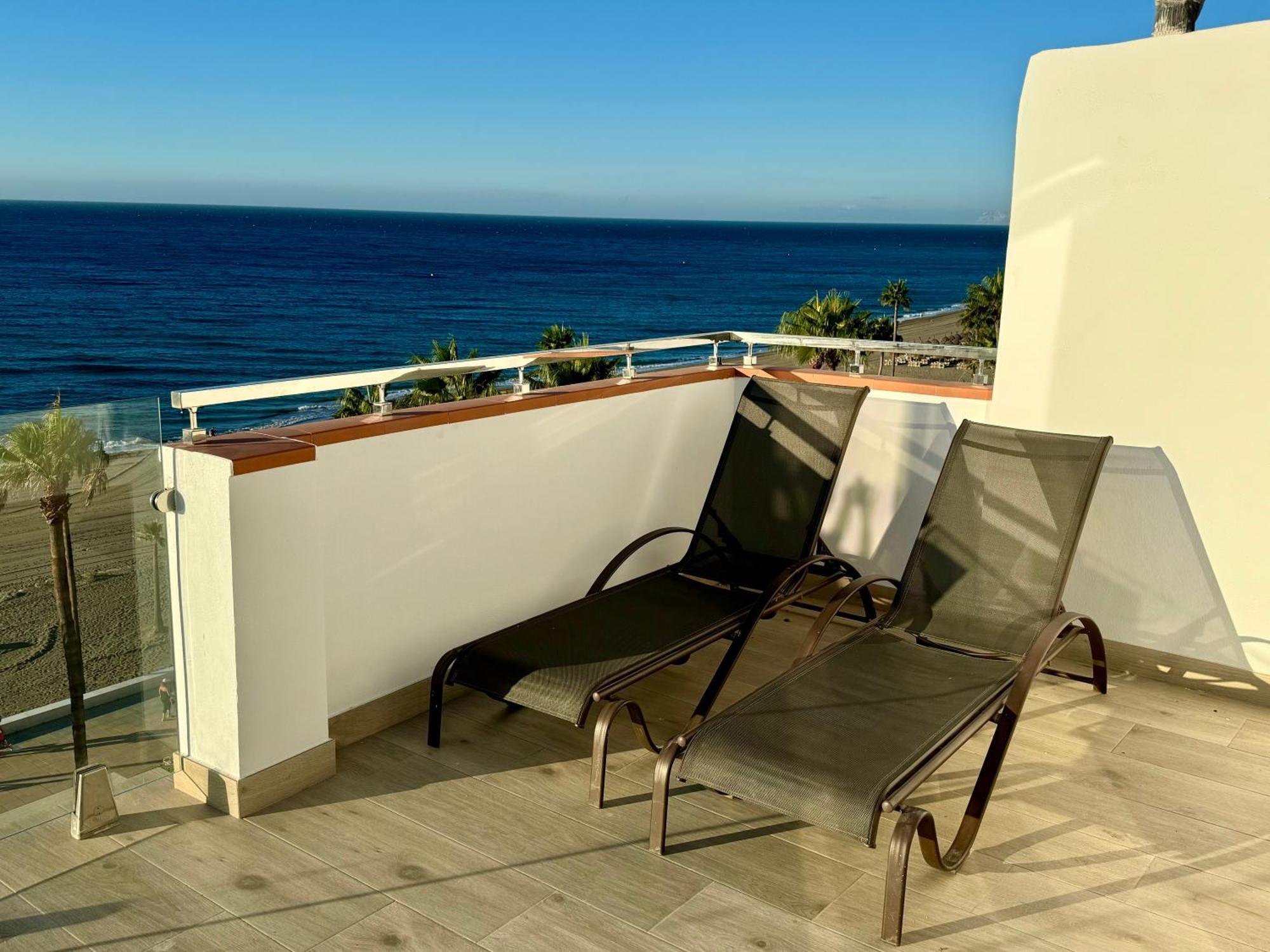 Sunnypalms - Beachfront Penthouse With Stunning Sea View Estepona Exteriér fotografie